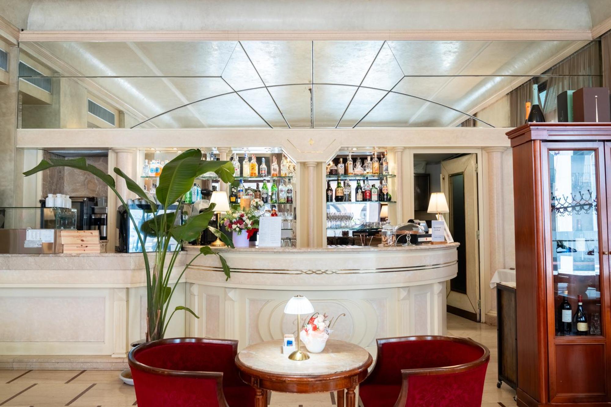 Hotel Vittoria Brescia Ngoại thất bức ảnh